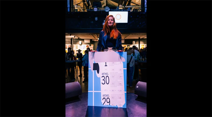 Charlotte Aste från Stockholms universitet med bidraget "Vi skiter i".